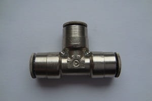 Złącze T D=8mm - D1=8mm (mosiądz-niklowany) Camozzi