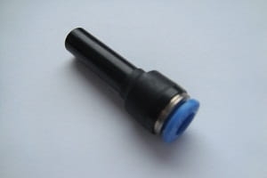 Złącze proste z wtyczką redukcyjną D1=8mm D2=6mm Festo