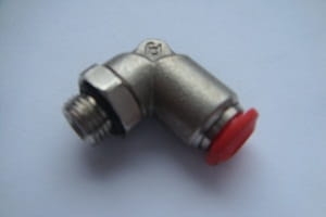 Złącze kątowe metalowe obrotowe GZ R1/8" D=6mm