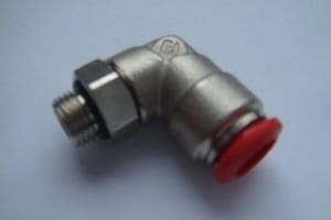 Złącze kątowe metalowe obrotowe GZ R1/8" D=8mm