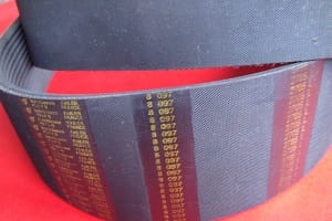 Pas wielorowkowy 16PL-2705 Hutchinson