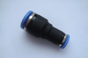 Złącze proste dwustronne redukcyjne D1=10mm-D2=8mm Sang-A