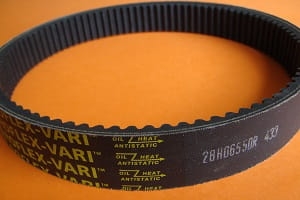 Pas wariatorowy 28H0655DR (28x8x605Li) Roulunds