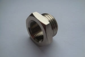 Redukcja krótka GZ 1/2" - GW 3/8" (mosiądz-niklowany)